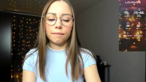 Snapshot of fun__nd__bun chatting on 10-04-25, 01:47 fun__nd__bun online show from 10-04-25, 01:47