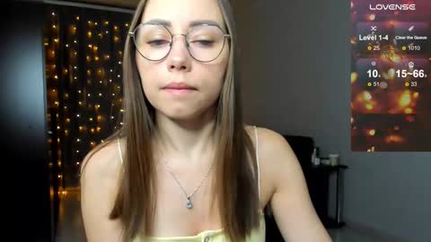 Snapshot of fun__nd__bun chatting on 12-15-25, 02:05 fun__nd__bun online show from 12-15-25, 02:05