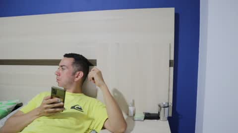 Snapshot of funcouple1985 chatting on 12-11-24, 12:44 Sammygirl tommy guy friends with benefits online show from 12-11-24, 12:44