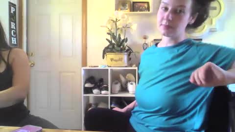 Linnys Palace online show from 09-19-25, 02:51