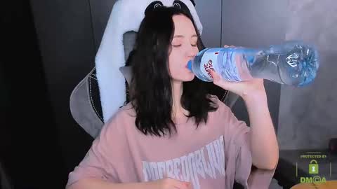 Eva online show from 11-15-25, 03:04