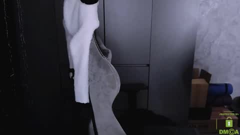 Snapshot of funny_bunny23 chatting on 11-23-25, 02:33 Eva online show from 11-23-25, 02:33