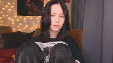 Eva online show from 04-17-26, 03:48