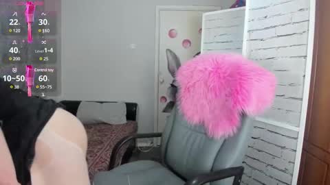 funny_bunny4 online show from 03-02-25, 04:10