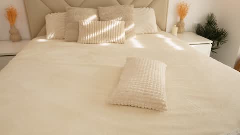 Snapshot of funny_to_see_you_here chatting on 11-26-25, 11:22 Katy Noel - online show from 11-26-25, 11:22