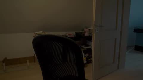 Snapshot of funservice chatting on 12-17-25, 09:04 funservice online show from 12-17-25, 09:04