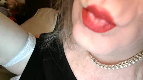 Jessie Love online show from 12-20-25, 11:50