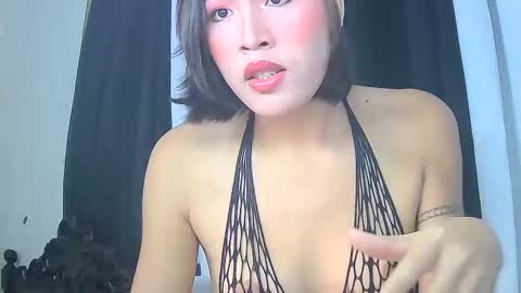 Snapshot of furbby_foxy chatting on 02-23-25, 01:46 LIL LEE online show from 02-23-25, 01:46