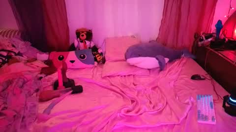 Snapshot of furby_chummies chatting on 12-15-25, 02:16 Valarie Iris Paige online show from 12-15-25, 02:16