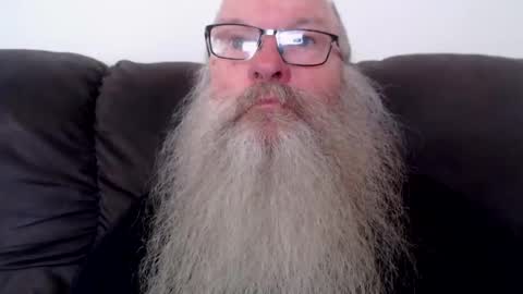 Snapshot of fuzzzman chatting on 02-08-25, 06:22 Mark online show from 02-08-25, 06:22