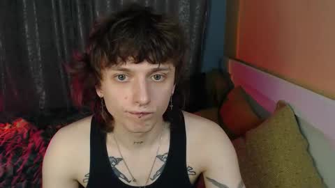 Snapshot of g1vememoney chatting on 11-26-25, 11:17 Ian online show from 11-26-25, 11:17