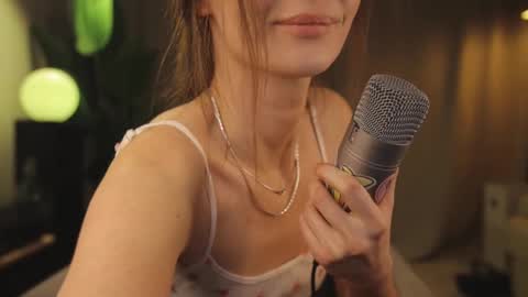 Snapshot of g_ia chatting on 02-25-25, 09:02 G online show from 02-25-25, 09:02