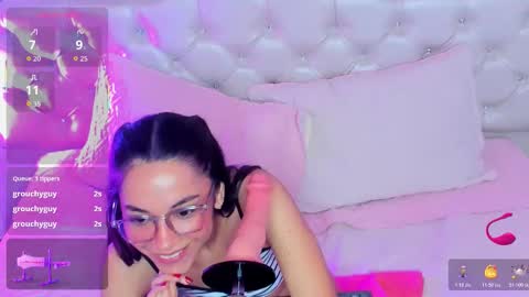 Snapshot of gabbieskinny chatting on 10-22-25, 03:23 gabbieskinny online show from 10-22-25, 03:23