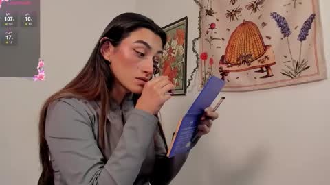 Snapshot of gabee7_ chatting on 10-27-25, 04:44 NEW ACCOUNT Gabriella online show from 10-27-25, 04:44