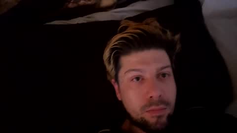 Snapshot of gabethier25 chatting on 12-08-24, 04:35 yeeah online show from 12-08-24, 04:35