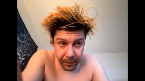 Snapshot of gabethier25 chatting on 12-11-24, 07:46 yeeah online show from 12-11-24, 07:46