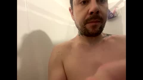 Snapshot of gabethier25 chatting on 12-18-24, 05:21 yeeah online show from 12-18-24, 05:21