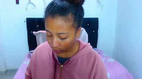 gabi_jhons_23 online show from 12-05-25, 10:35