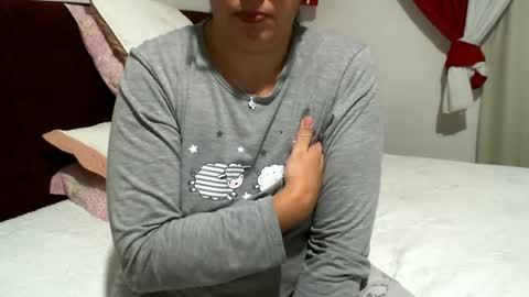 Snapshot of gabibrasil chatting on 07-06-26, 10:56 gaby layla online show from 07-06-26, 10:56