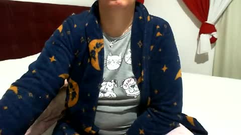 Snapshot of gabibrasil chatting on 07-12-26, 10:56 gaby layla online show from 07-12-26, 10:56