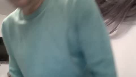 Snapshot of gabriel9_2003 chatting on 01-12-26, 08:25 gabriel9_2003 online show from 01-12-26, 08:25