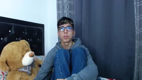 gabriel_x18 online show from 02-04-26, 04:51