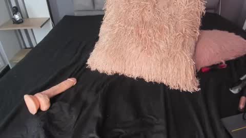 Carolina online show from 03-08-25, 01:14