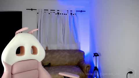 Snapshot of gabriela_r chatting on 09-10-25, 12:38 Gabriela online show from 09-10-25, 12:38