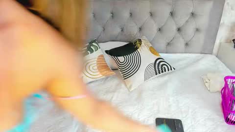 Snapshot of gabrielablake chatting on 12-15-25, 01:26 online show from 12-15-25, 01:26