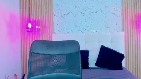 Gabriela Evans MS online show from 02-12-25, 04:23