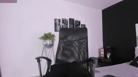 Gabriella Antonella online show from 10-17-25, 03:58