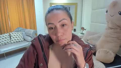 gabriela online show from 12-04-25, 02:26