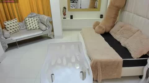 gabriela online show from 04-08-26, 03:56