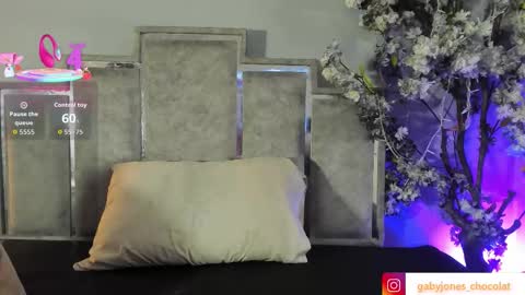 gabyyjones online show from 10-30-25, 11:33