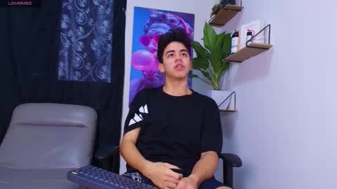 Snapshot of gael_moon chatting on 02-14-26, 07:21 Gael Moon online show from 02-14-26, 07:21