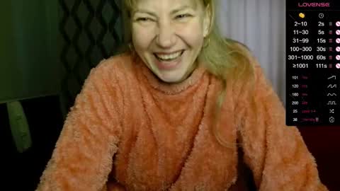 Snapshot of ganet469 chatting on 11-26-25, 08:59 Janette online show from 11-26-25, 08:59
