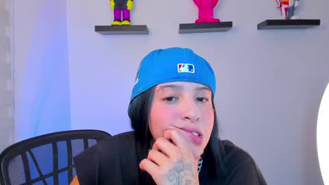 Snapshot of gangster_girl chatting on 12-21-24, 10:08 GANG online show from 12-21-24, 10:08