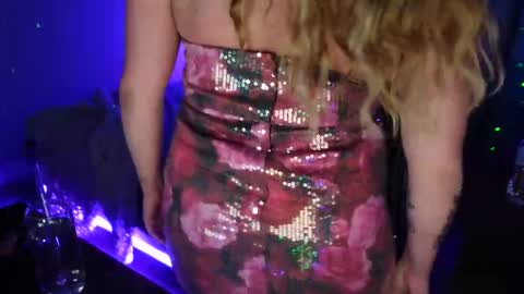 Jenna  - be back MONDAY night.  online show from 11-11-25, 07:52