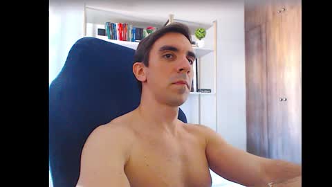 gatosarado23 online show from 09-30-25, 05:51