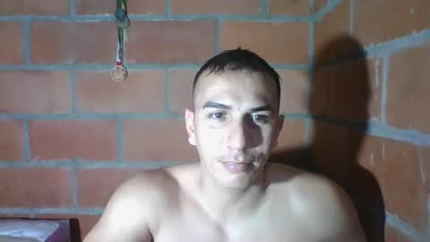 Snapshot of gattitosexy_95 chatting on 12-17-25, 06:36 gattitosexy_95 online show from 12-17-25, 06:36
