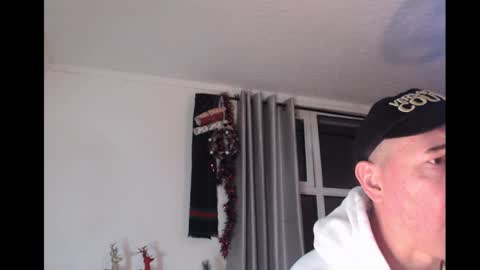 Snapshot of gavinkush chatting on 12-16-25, 10:04 gavinkush online show from 12-16-25, 10:04