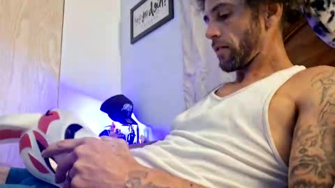 Snapshot of gboat55 chatting on 10-29-25, 05:42 gboat55 online show from 10-29-25, 05:42