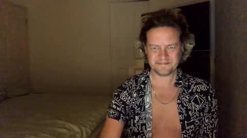 Snapshot of gcsurfer81 chatting on 01-03-25, 09:04 gcsurfer81 online show from 01-03-25, 09:04