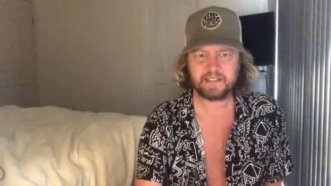 Snapshot of gcsurfer81 chatting on 09-29-25, 05:34 gcsurfer81 online show from 09-29-25, 05:34