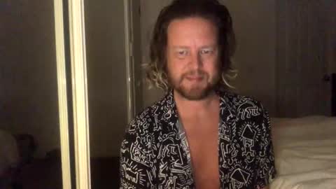 Snapshot of gcsurfer81 chatting on 10-27-25, 09:02 gcsurfer81 online show from 10-27-25, 09:02