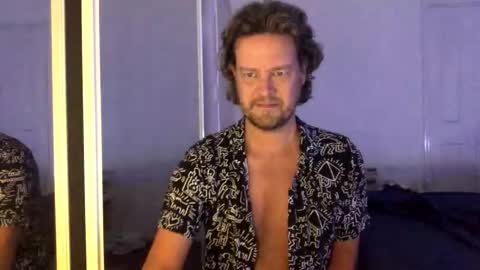 gcsurfer81 online show from 04-03-26, 06:33