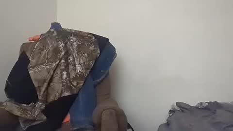 Snapshot of geeznutsizonyrchyn chatting on 11-16-25, 08:42 Geeznutsizonyrchyn online show from 11-16-25, 08:42