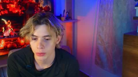 Snapshot of gemdominus chatting on 10-11-25, 04:44 Gem Dominus online show from 10-11-25, 04:44