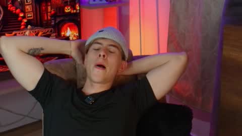 Snapshot of gemdominus chatting on 11-01-25, 12:56 Gem Dominus online show from 11-01-25, 12:56