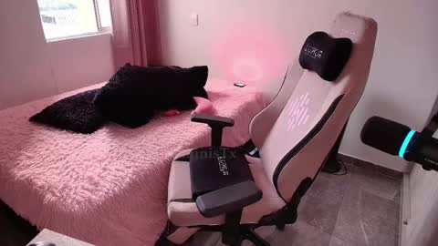 Snapshot of geminis11 chatting on 12-15-25, 09:08 geminis11 online show from 12-15-25, 09:08